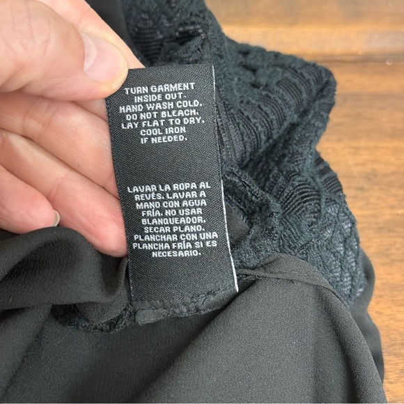 Zac & Rachel Elegant Black Lace Overlay Women's Top. Size Large - Picture 7 of 8